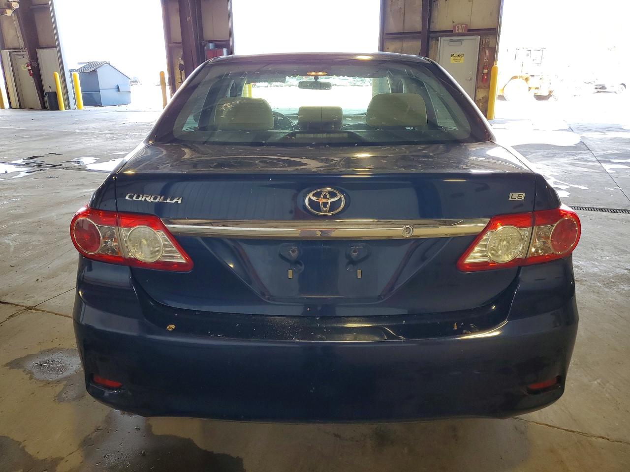 2012 TOYOTA COROLLA LE photo 11