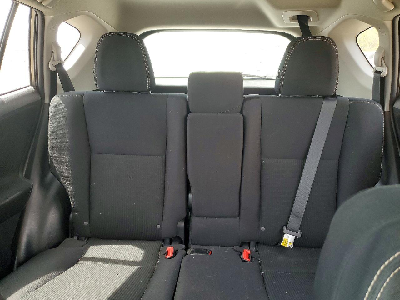 2015 TOYOTA RAV4 XLE photo 19