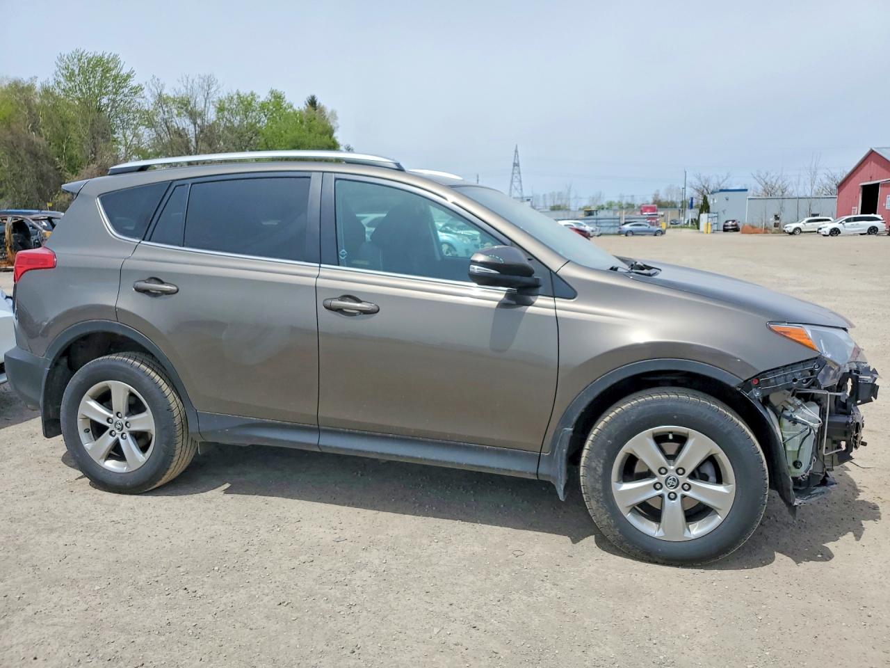 2015 TOYOTA RAV4 XLE photo 7