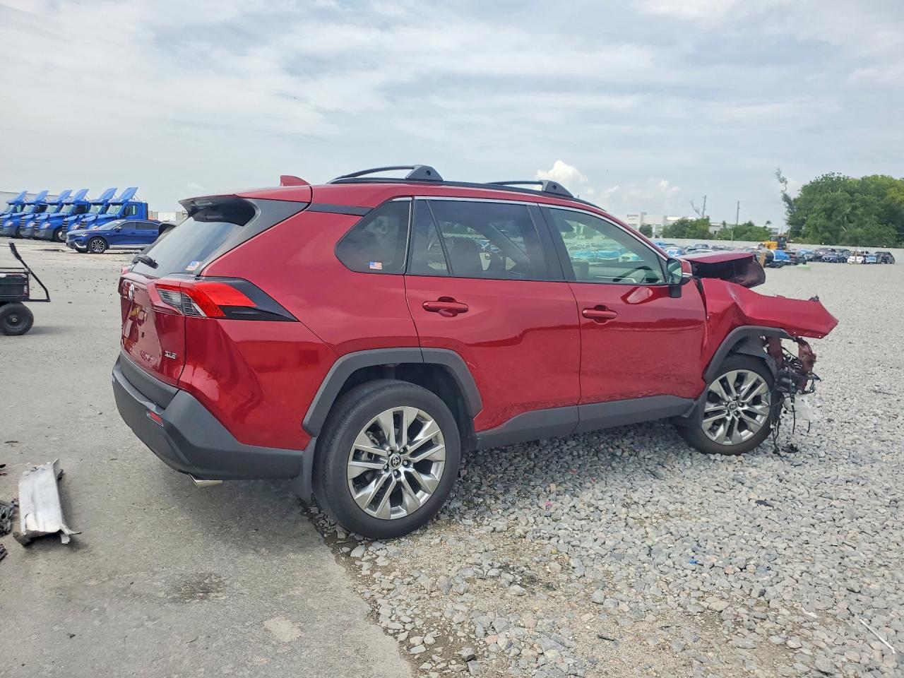 2021 TOYOTA RAV4 XLE PREMIUM photo 7