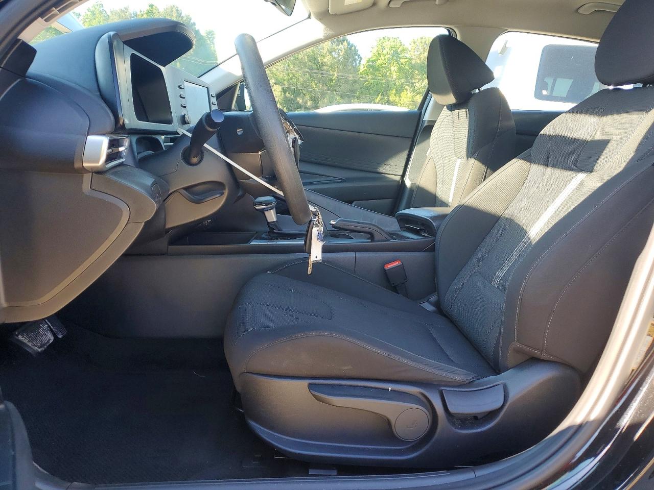 2025 HYUNDAI ELANTRA SE photo 13