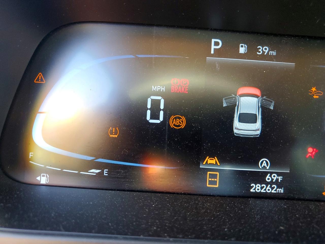 2025 HYUNDAI ELANTRA SE photo 17