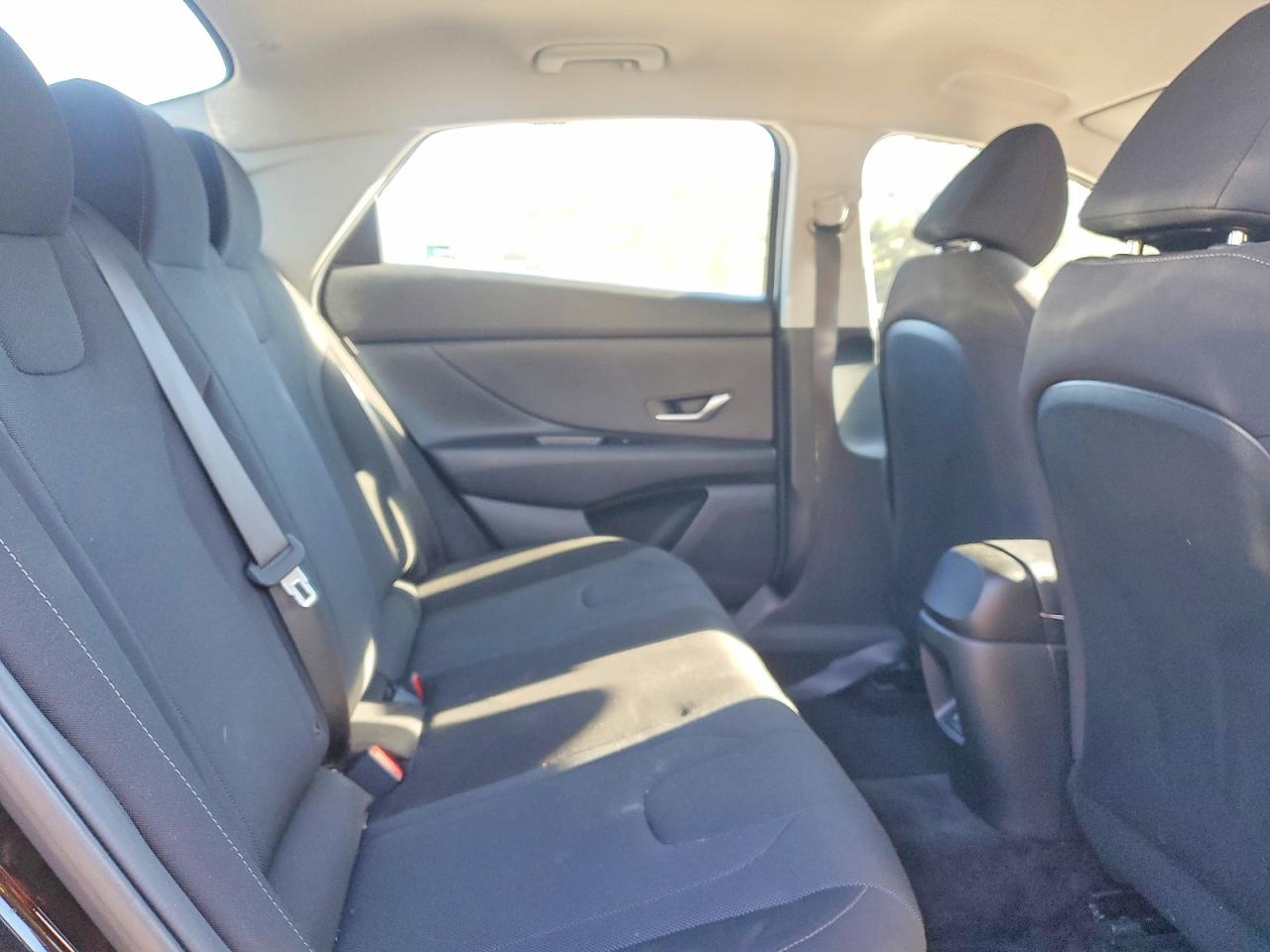 2025 HYUNDAI ELANTRA SE photo 19