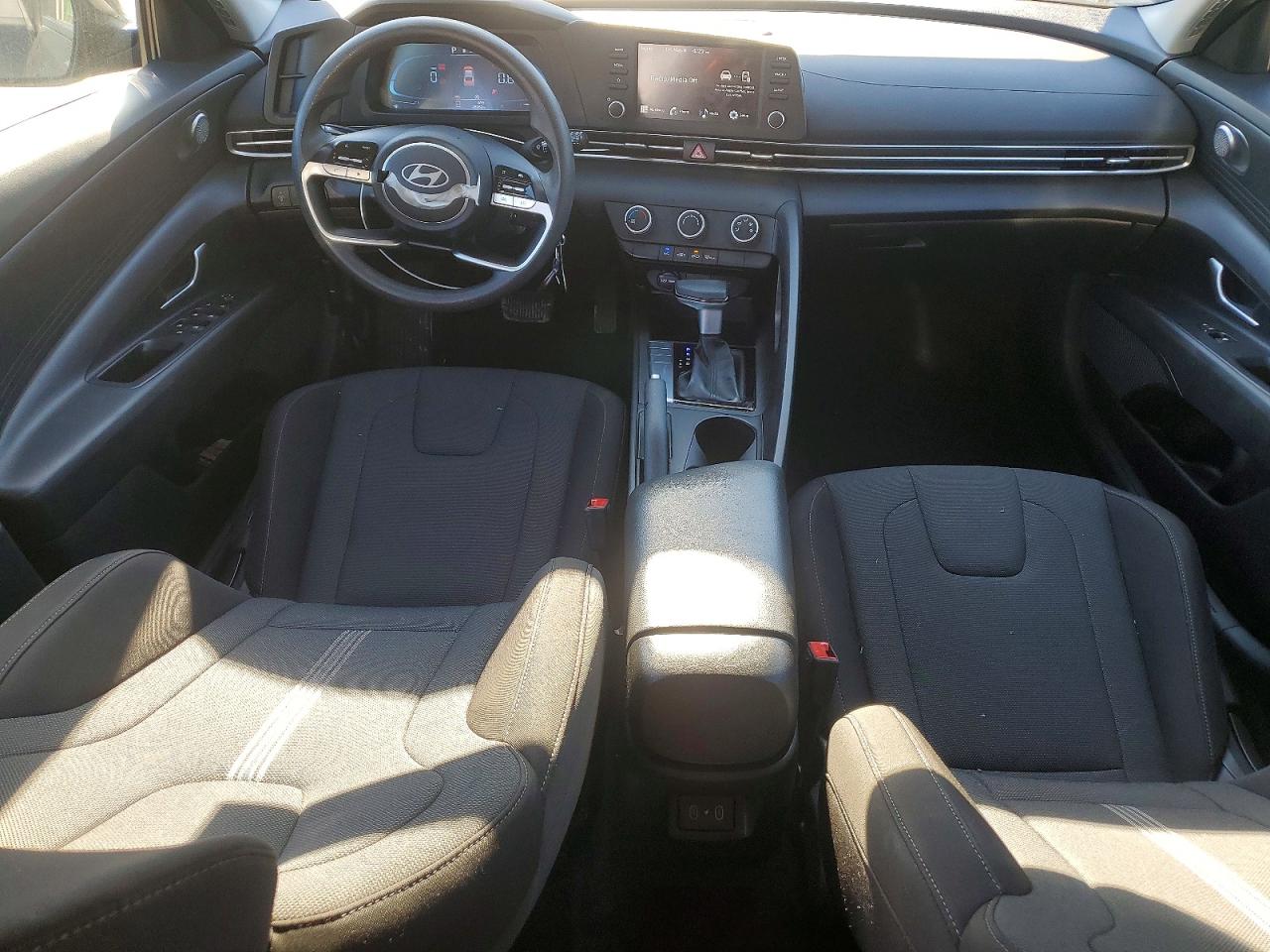 2025 HYUNDAI ELANTRA SE photo 15