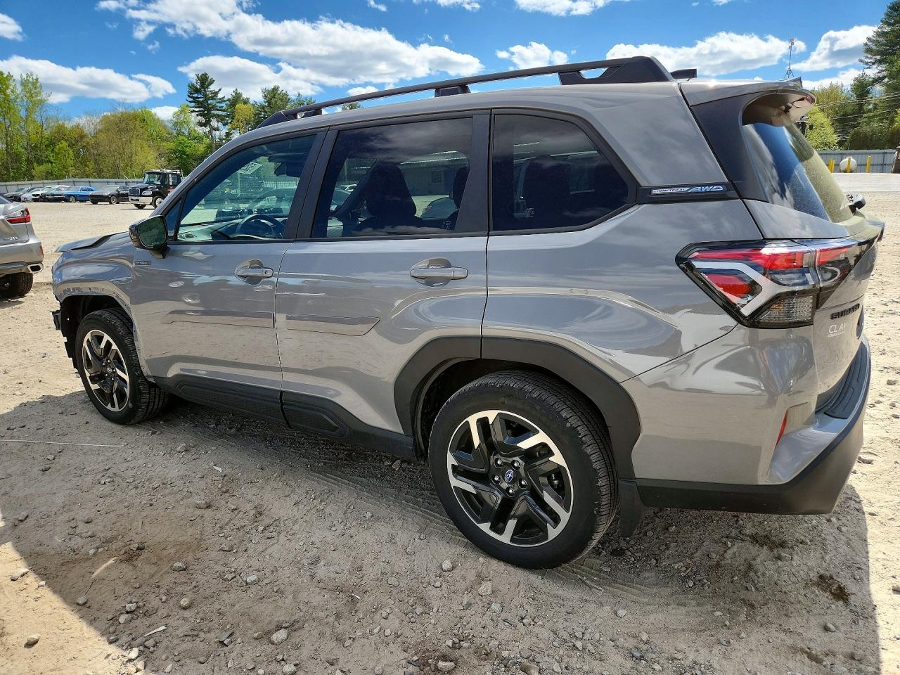 2025 SUBARU FORESTER PREMIUM photo 3