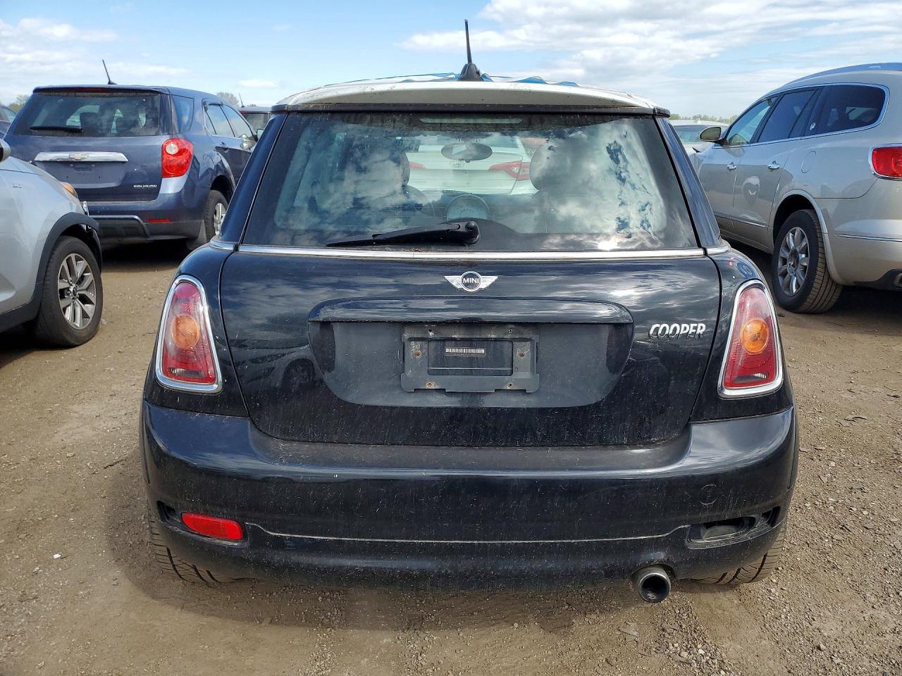2010 MINI COOPER photo 11