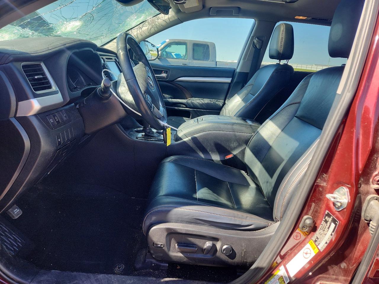 2019 TOYOTA HIGHLANDER XLE photo 13