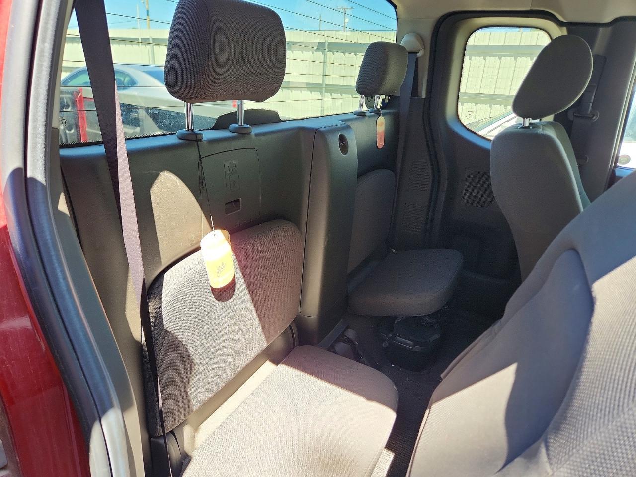 2006 NISSAN FRONTIER KING CAB XE photo 10