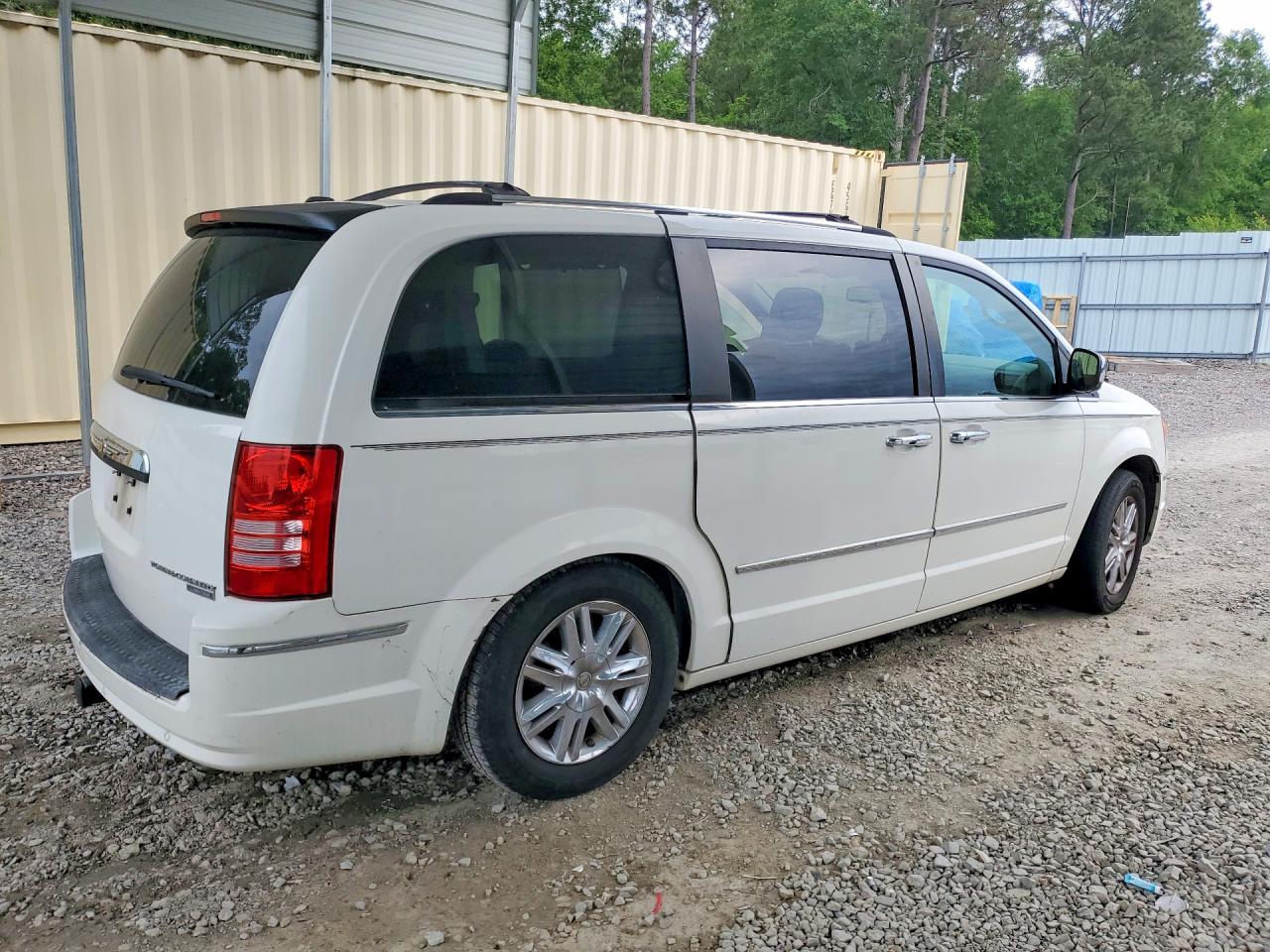 2010 CHRYSLER TOWN & COUNTRY LIMITED photo 5