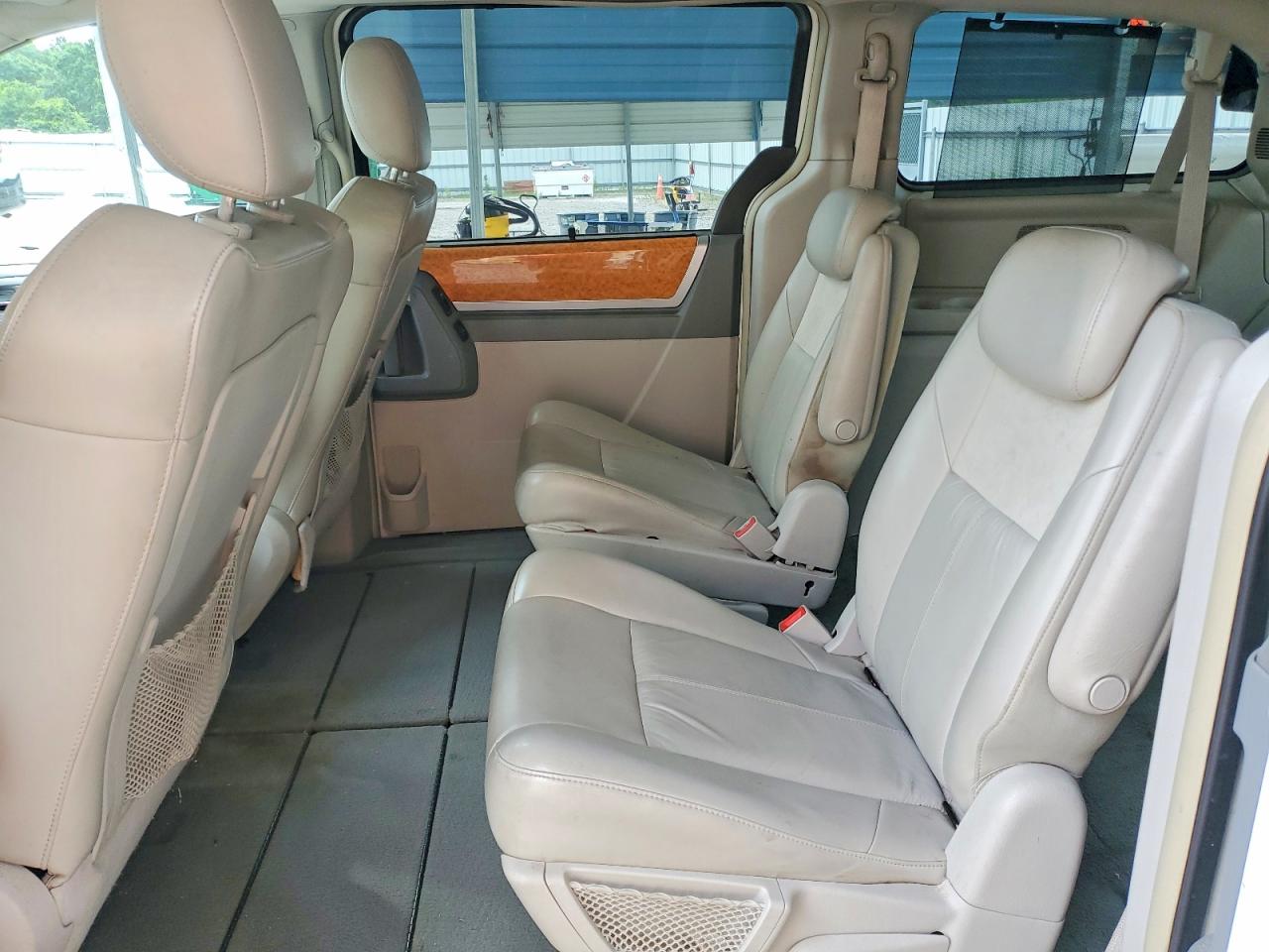 2010 CHRYSLER TOWN & COUNTRY LIMITED photo 21