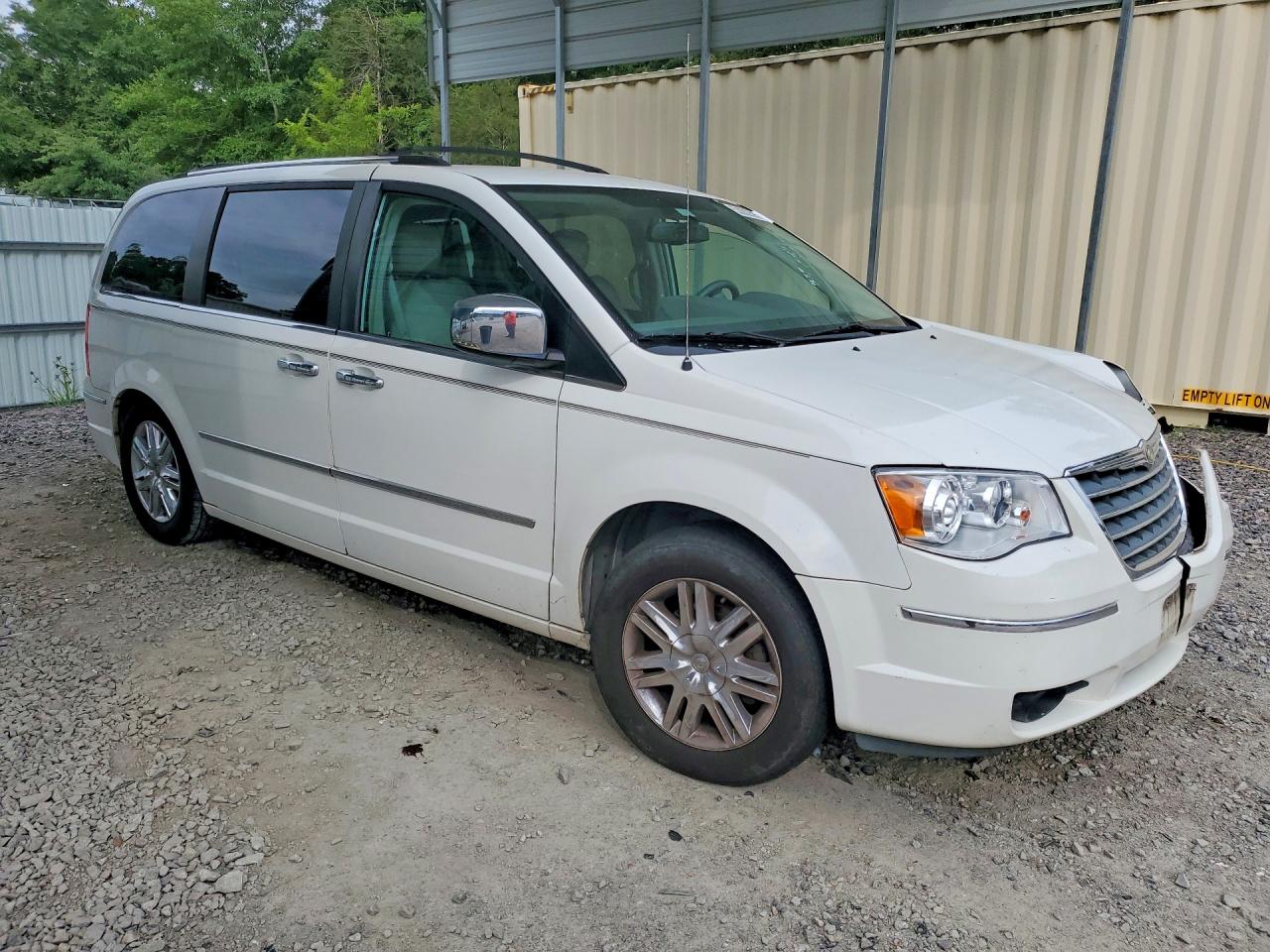 2010 CHRYSLER TOWN & COUNTRY LIMITED photo 7