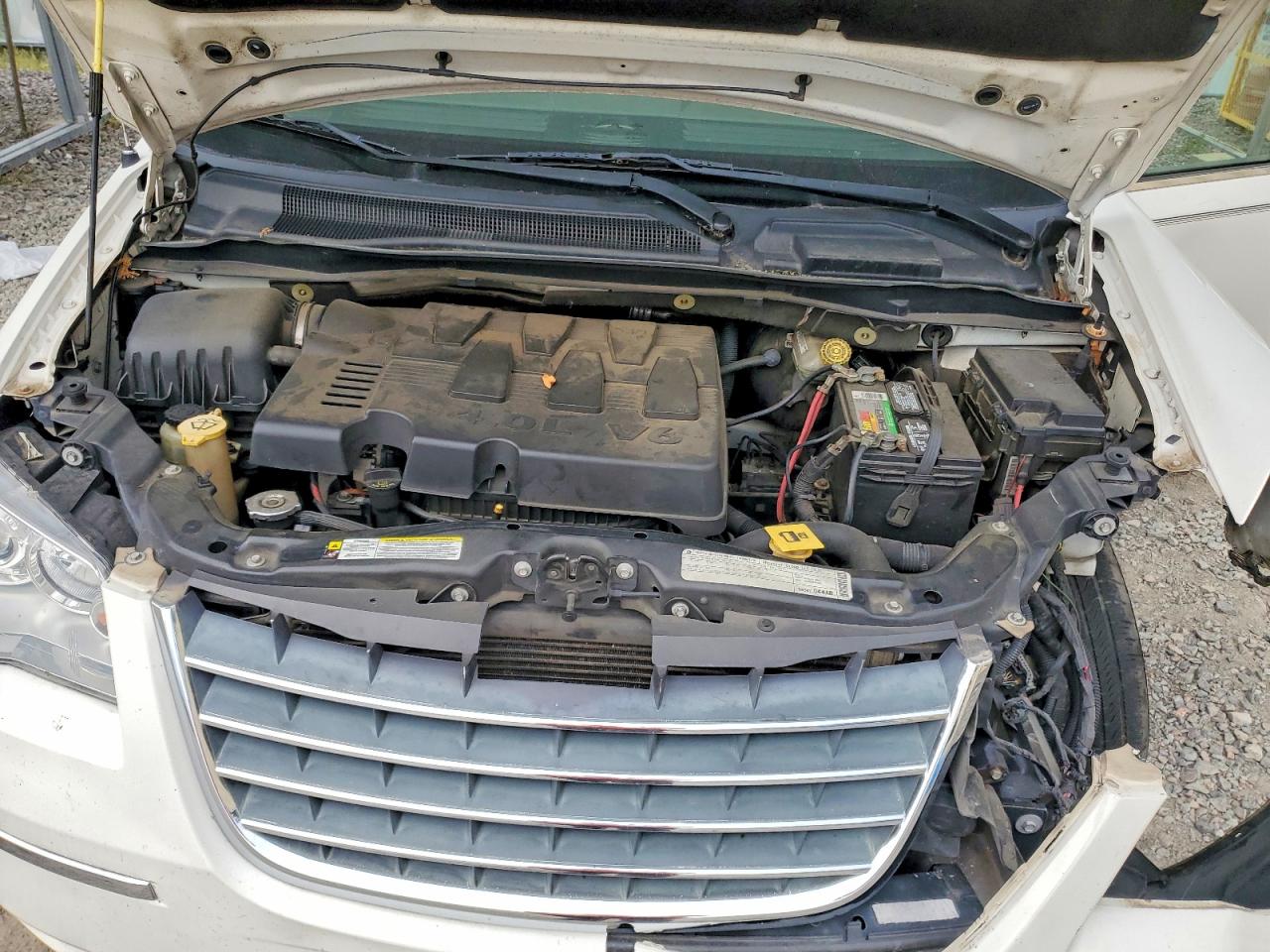 2010 CHRYSLER TOWN & COUNTRY LIMITED photo 23