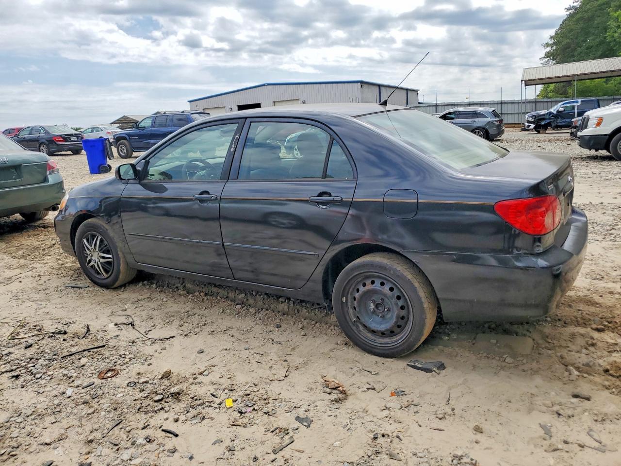 2005 TOYOTA COROLLA LE photo 3