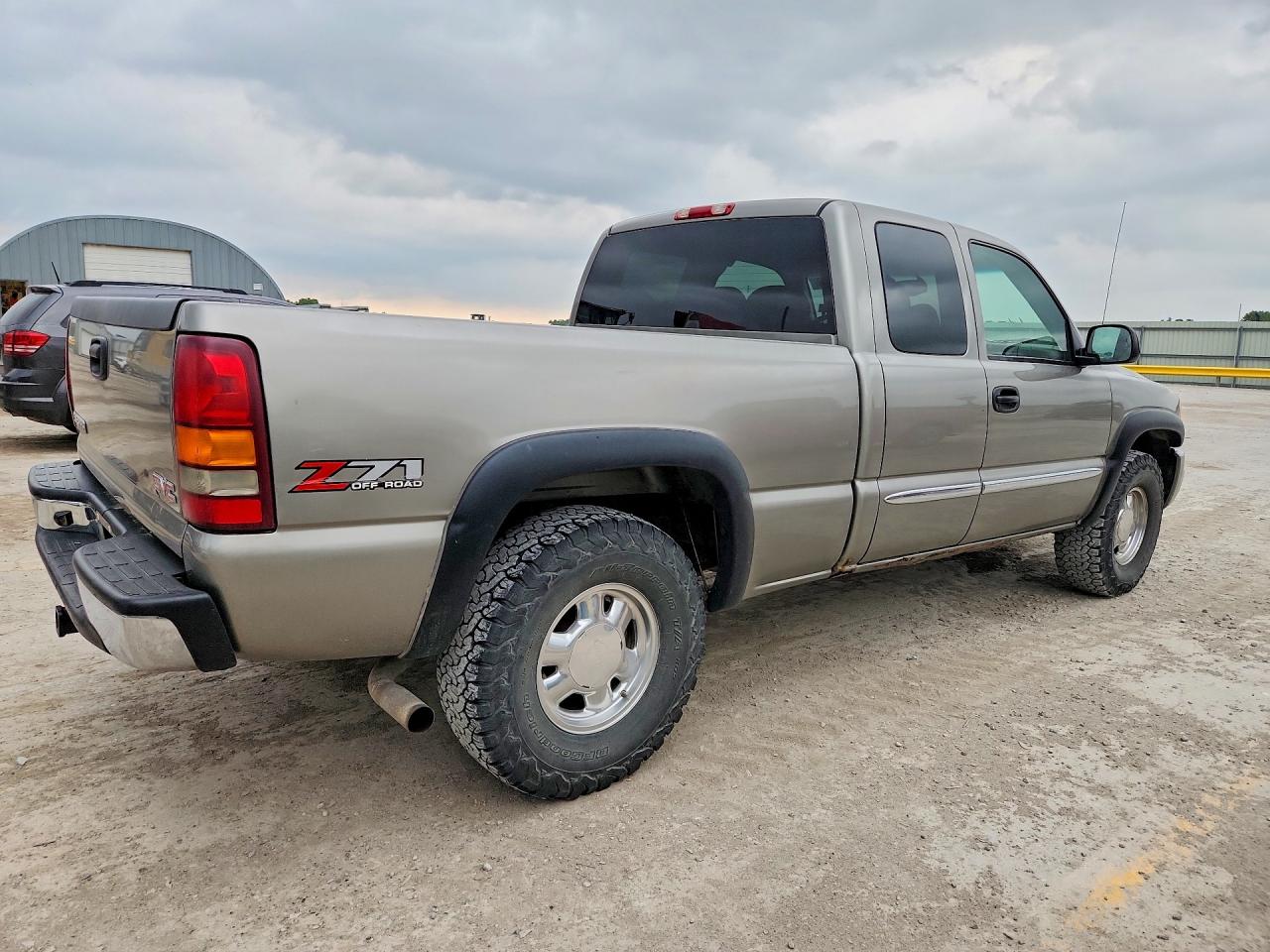 2003 GMC NEW SIERRA K1500 photo 7