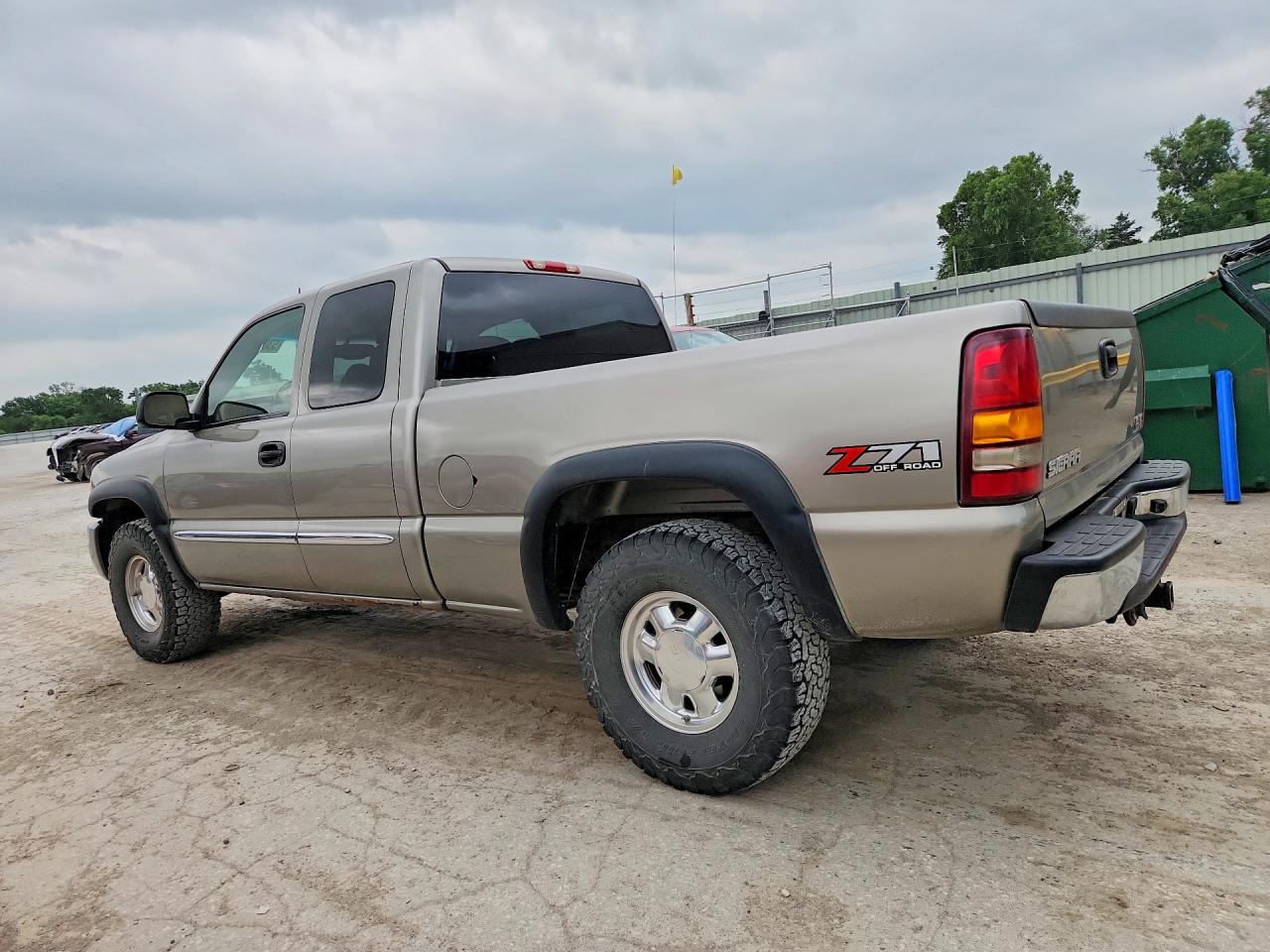 2003 GMC NEW SIERRA K1500 photo 4