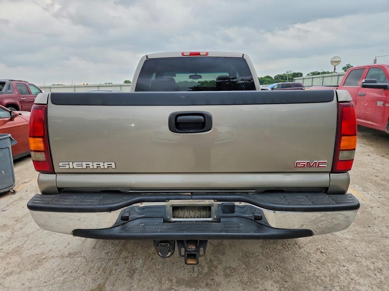 2003 GMC NEW SIERRA K1500 photo 16