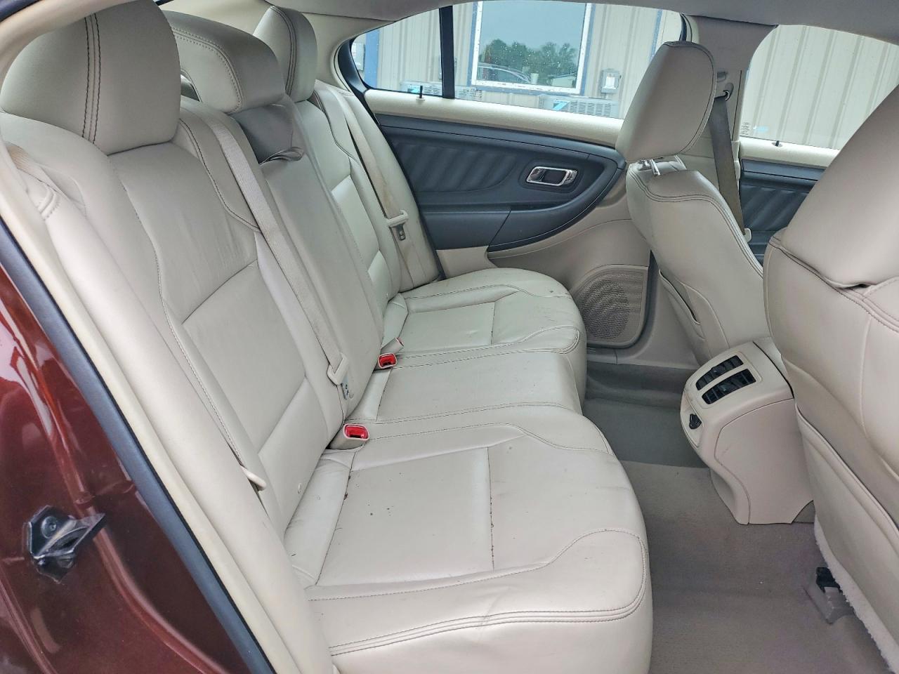 2010 FORD TAURUS SEL photo 28