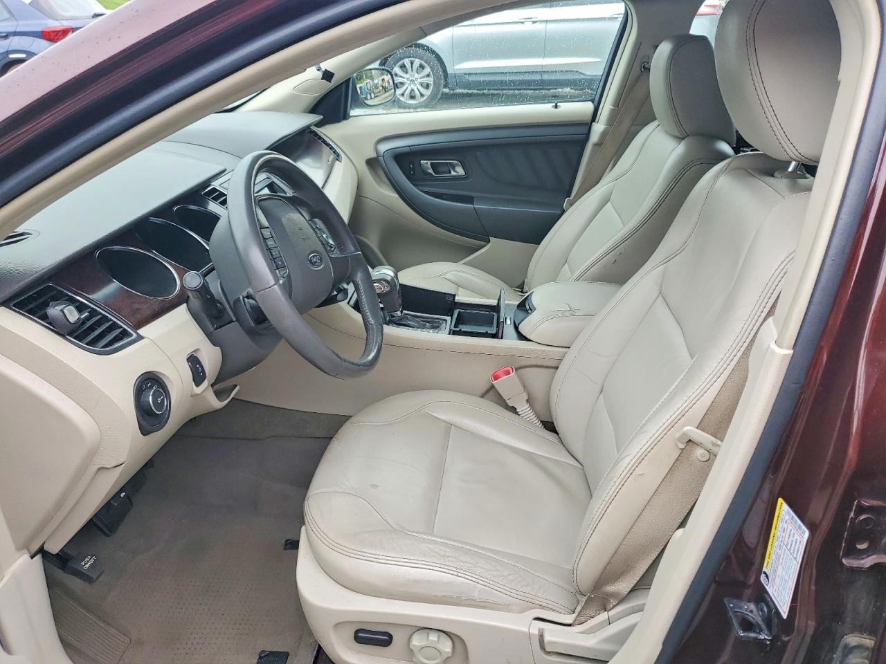2010 FORD TAURUS SEL photo 19