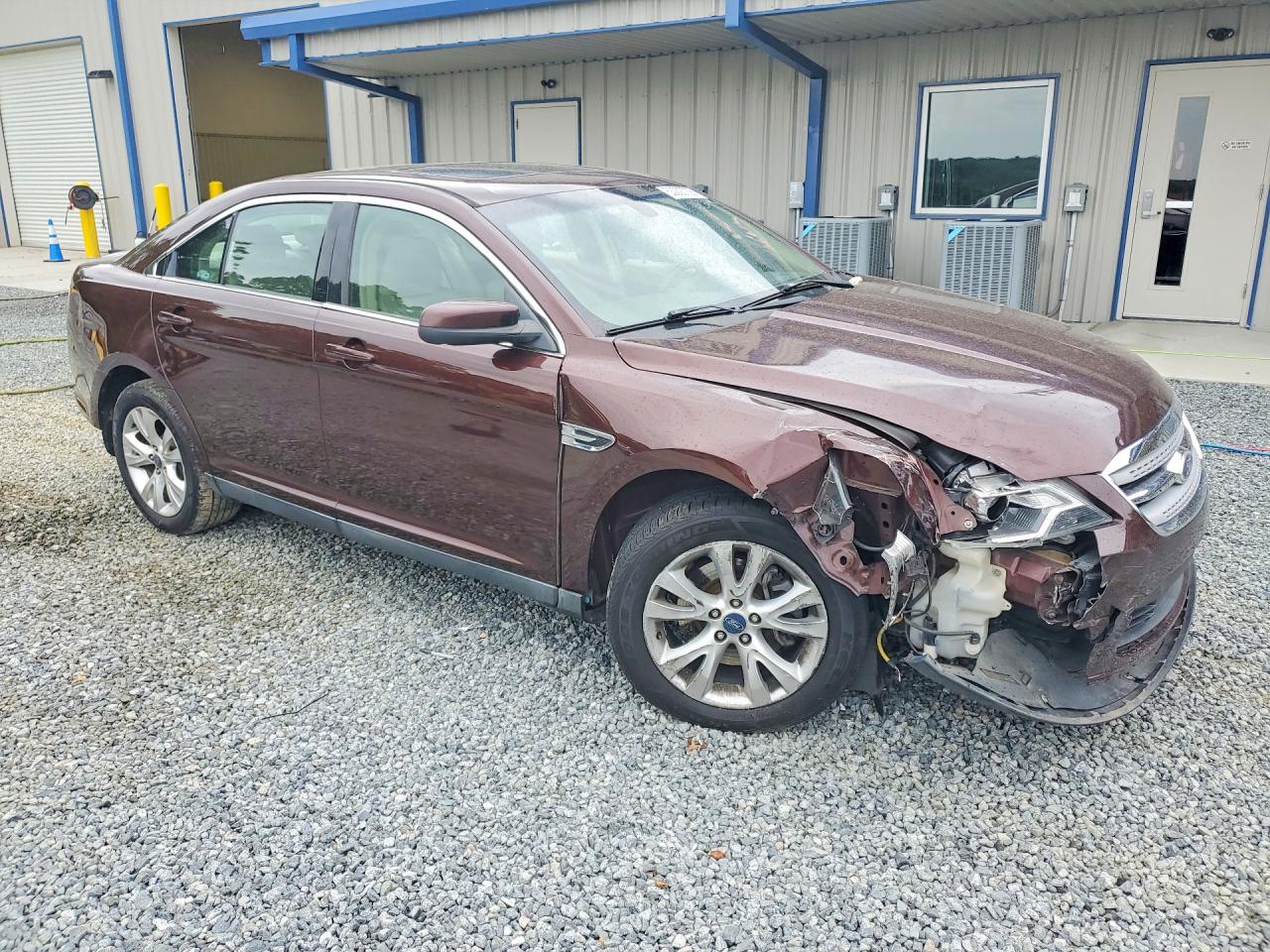 2010 FORD TAURUS SEL photo 10