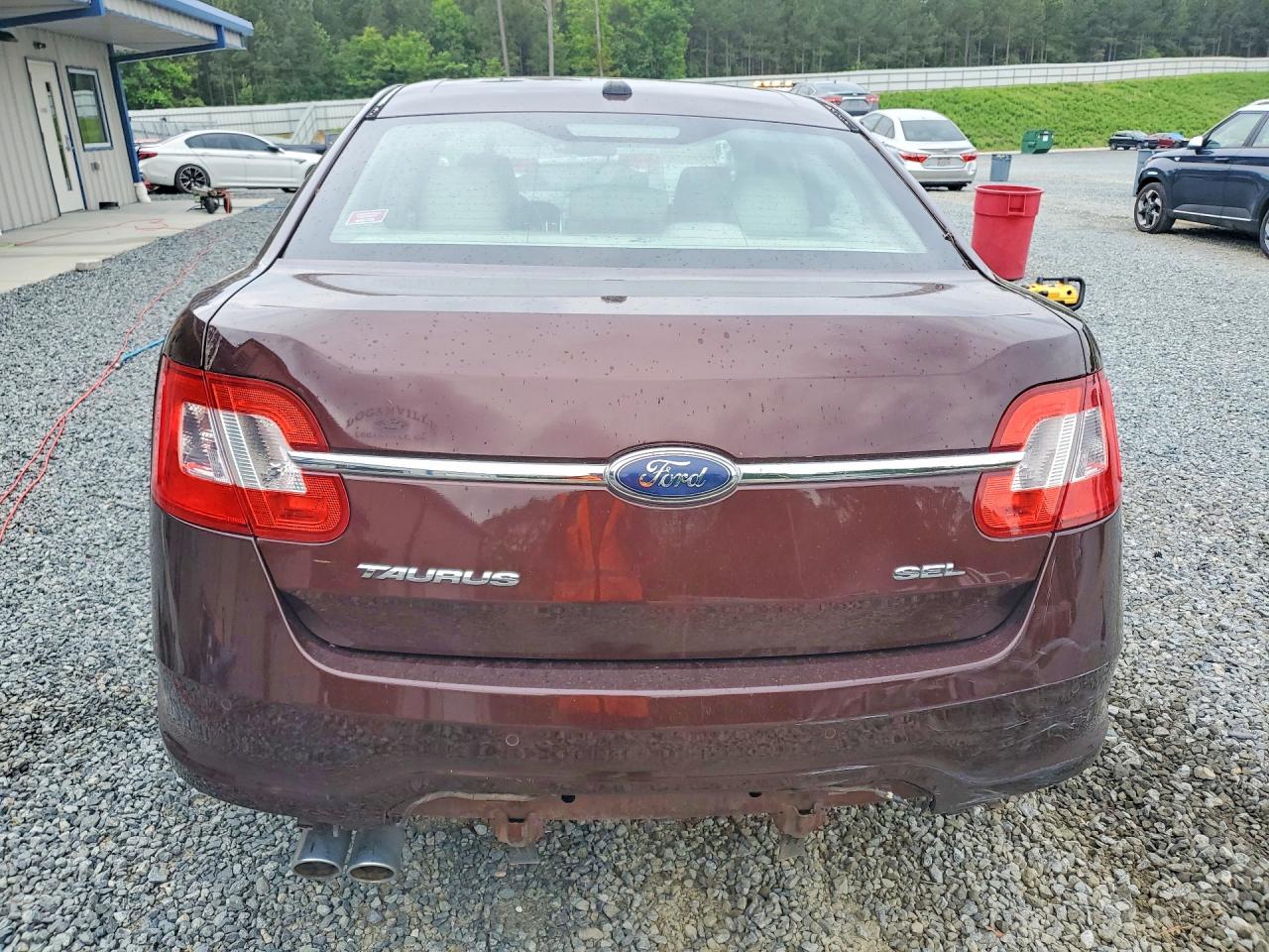 2010 FORD TAURUS SEL photo 16
