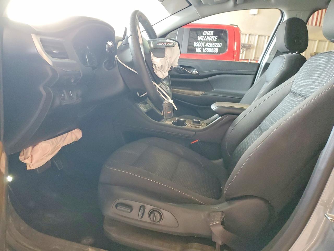 2023 GMC ACADIA SLE photo 7