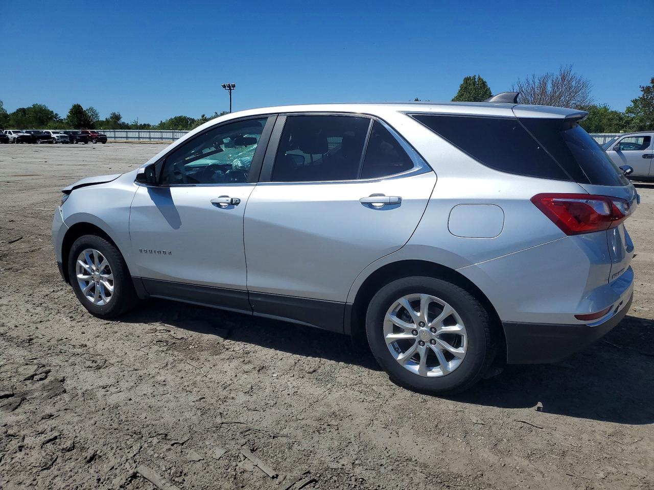 2021 CHEVROLET EQUINOX LT photo 2