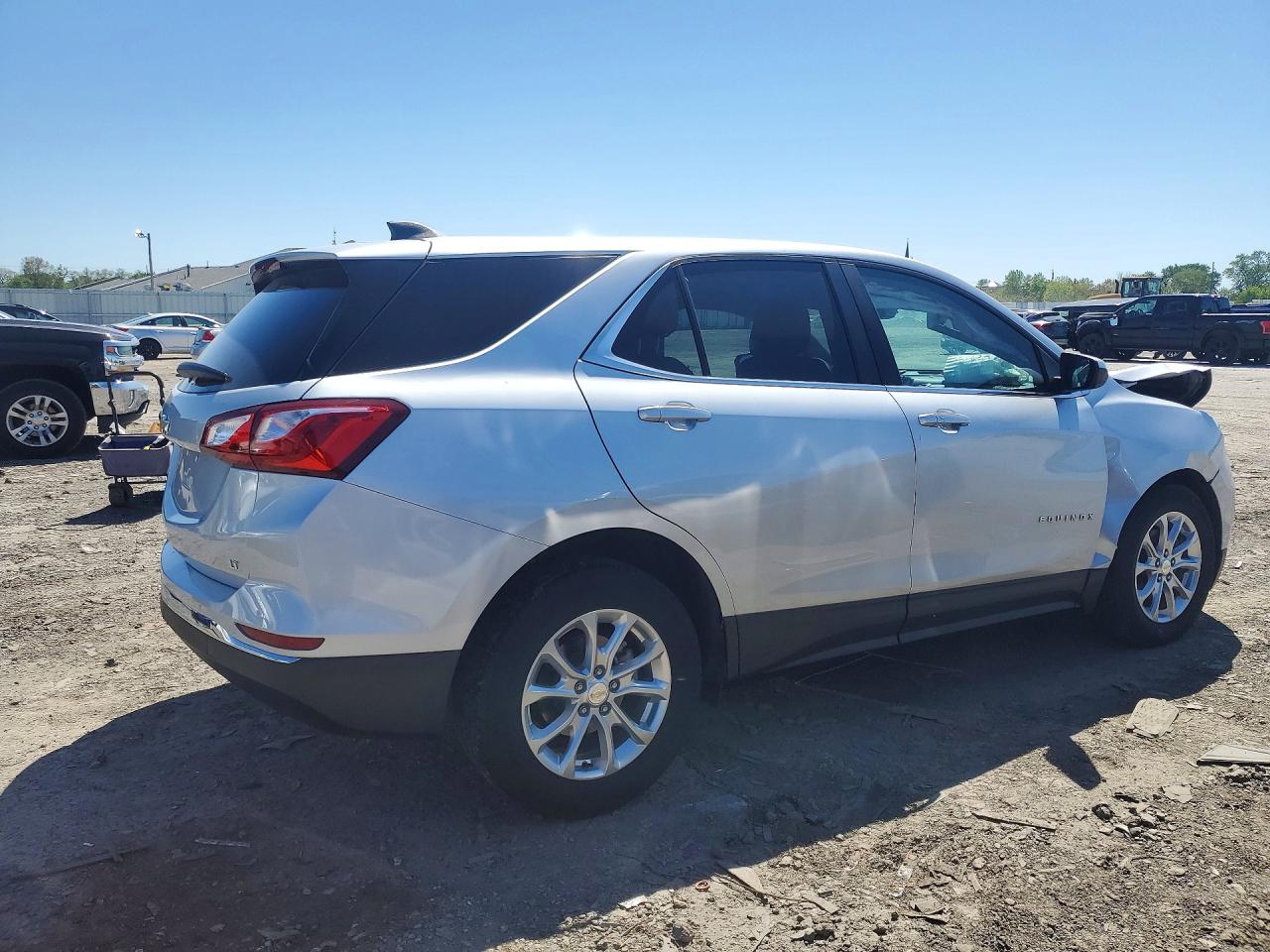 2021 CHEVROLET EQUINOX LT photo 3