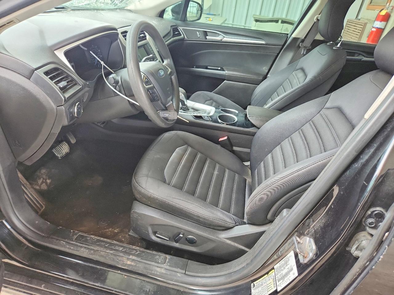 2013 FORD FUSION SE photo 19