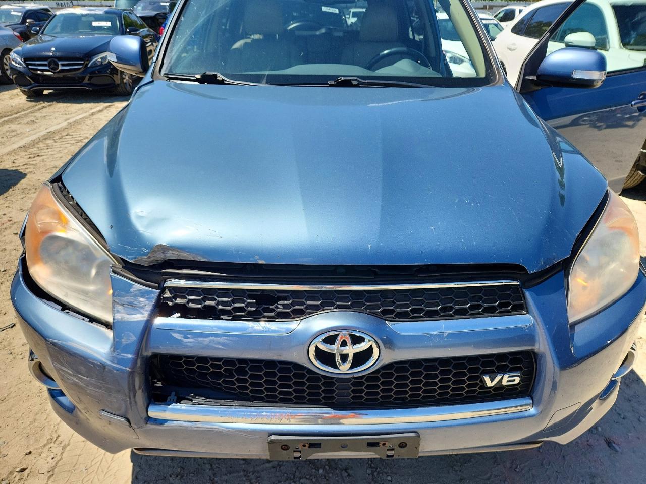 2010 TOYOTA RAV4 LIMITED photo 23