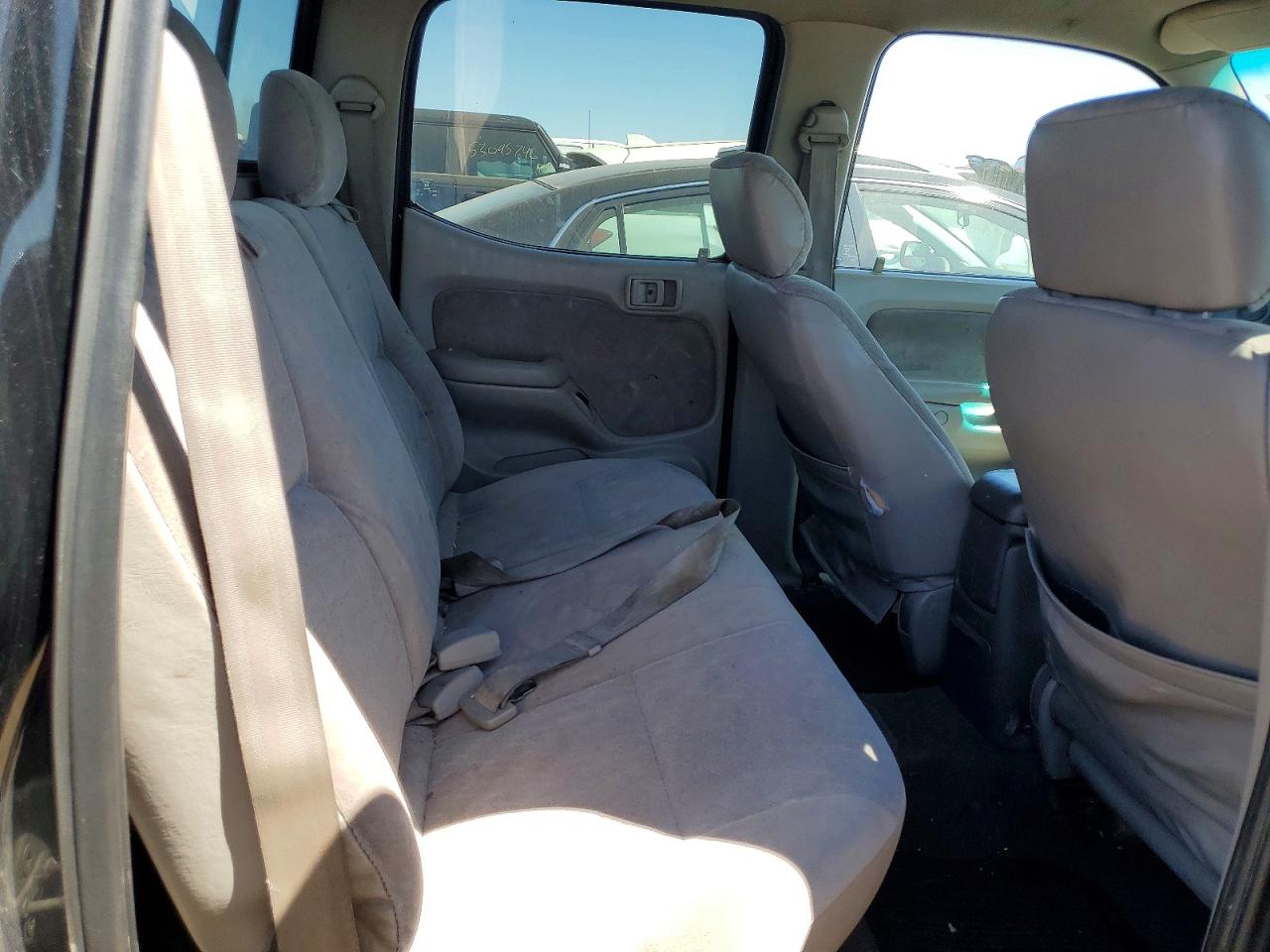 2002 TOYOTA TACOMA photo 28