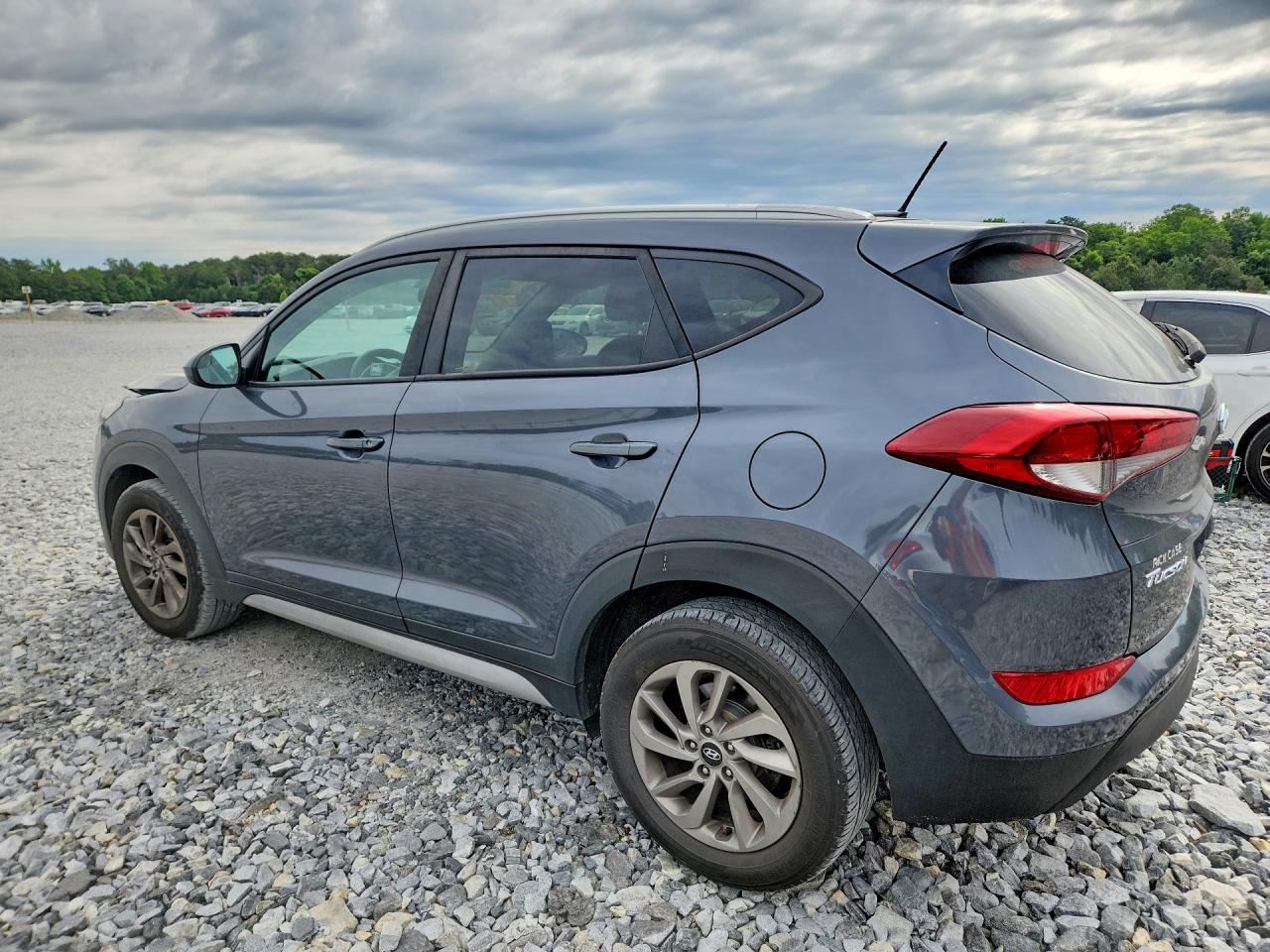 2017 HYUNDAI TUCSON SE photo 4