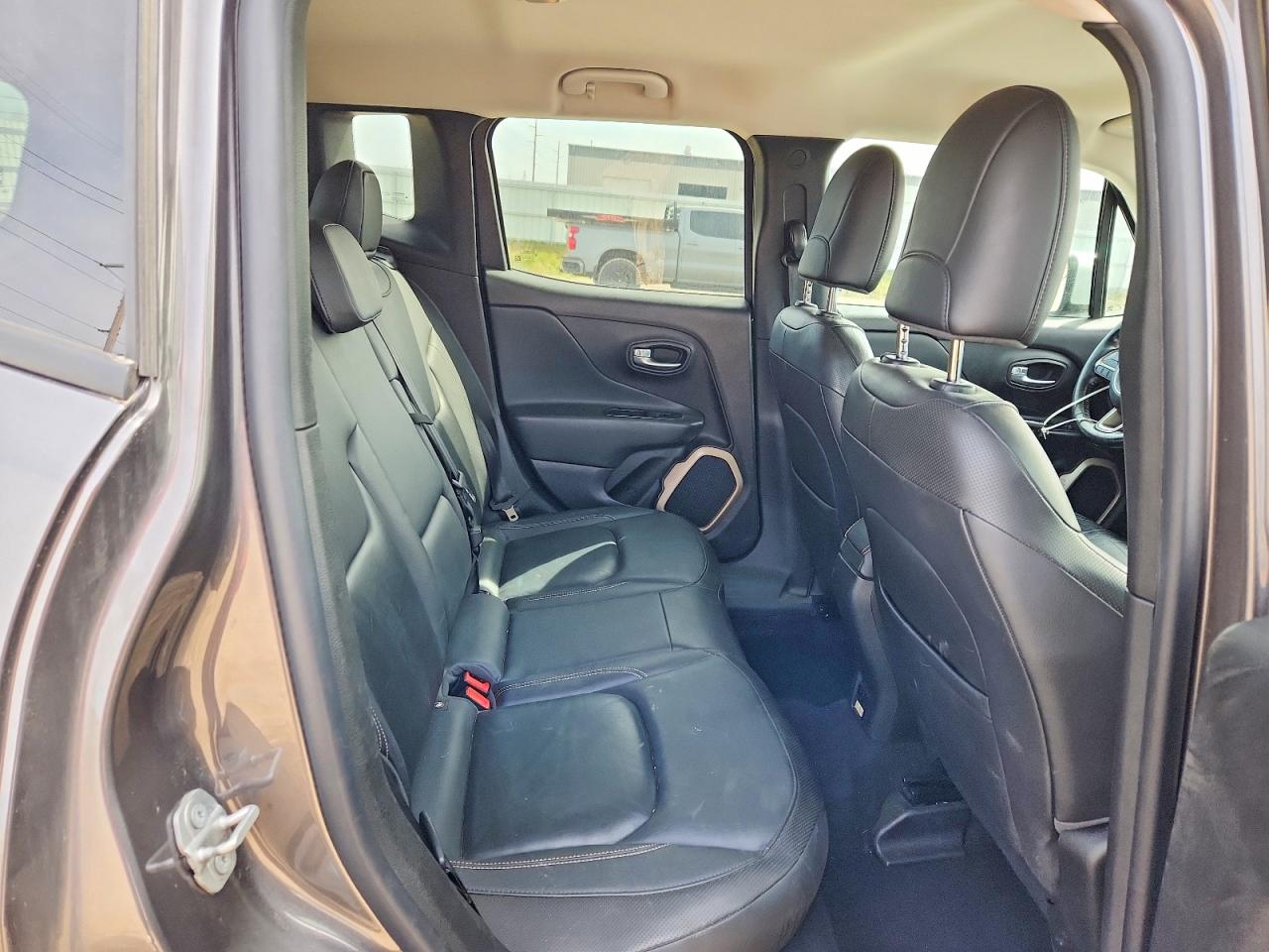 2017 JEEP RENEGADE LIMITED photo 31