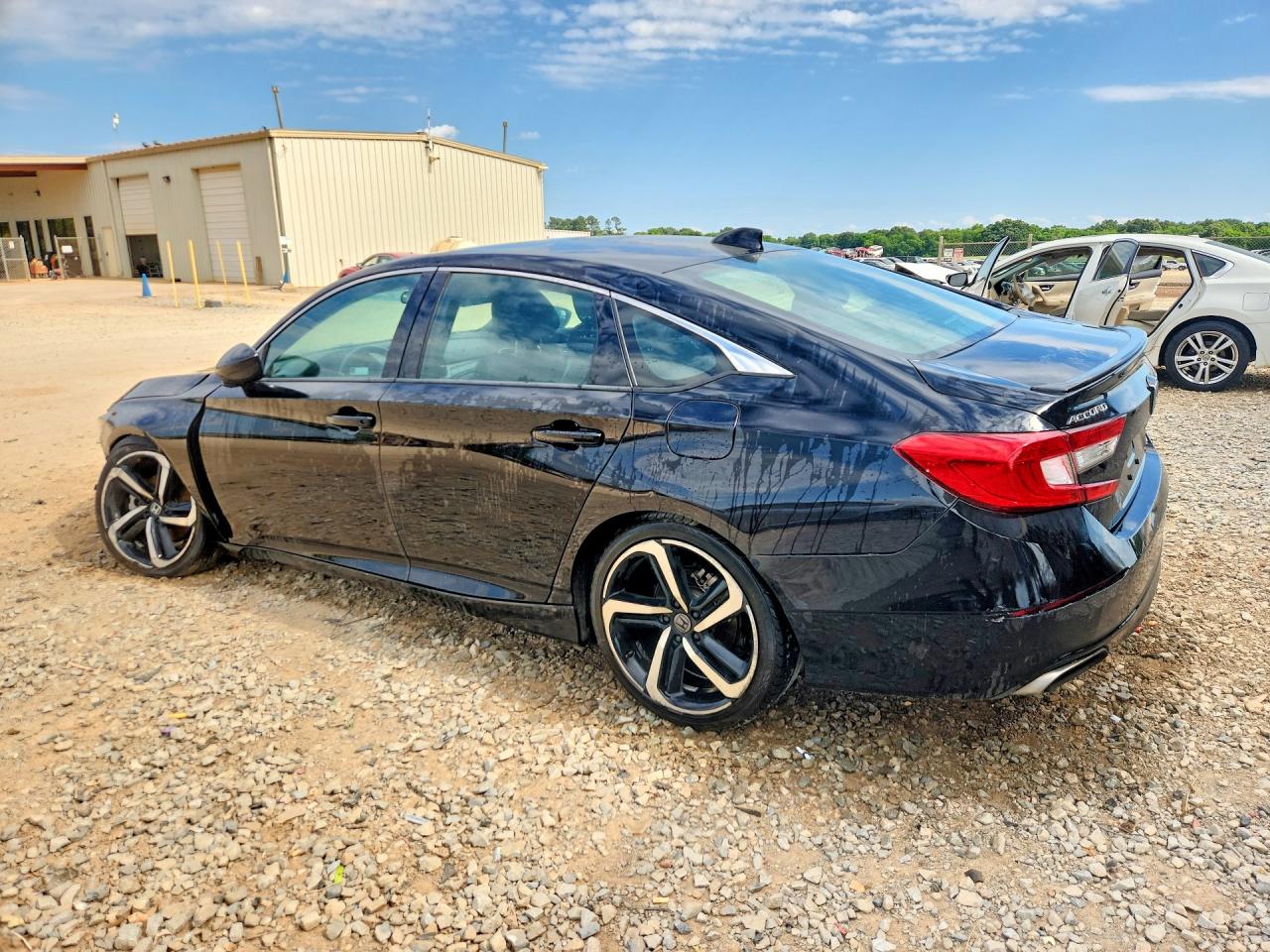 2020 HONDA ACCORD SPORT photo 2