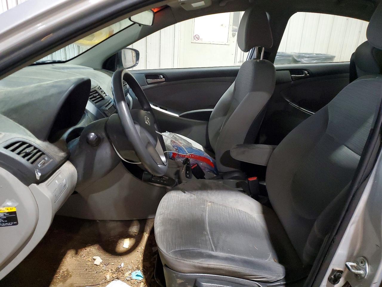2016 HYUNDAI ACCENT SE photo 13