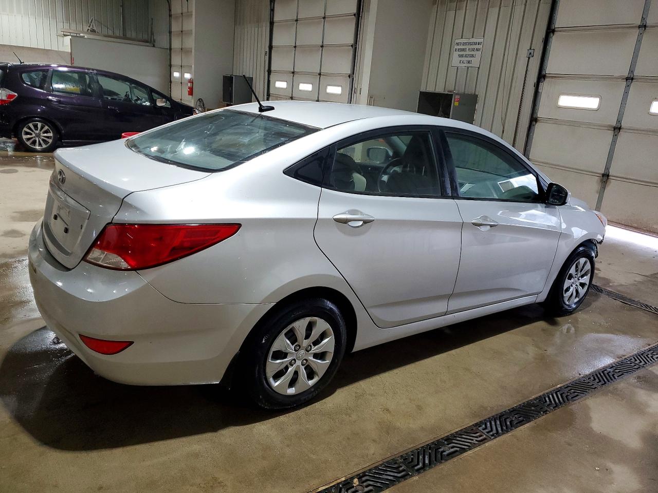 2016 HYUNDAI ACCENT SE photo 5