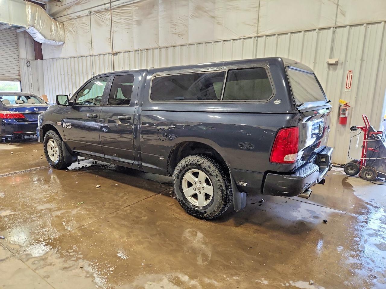 2014 RAM 1500 ST photo 3