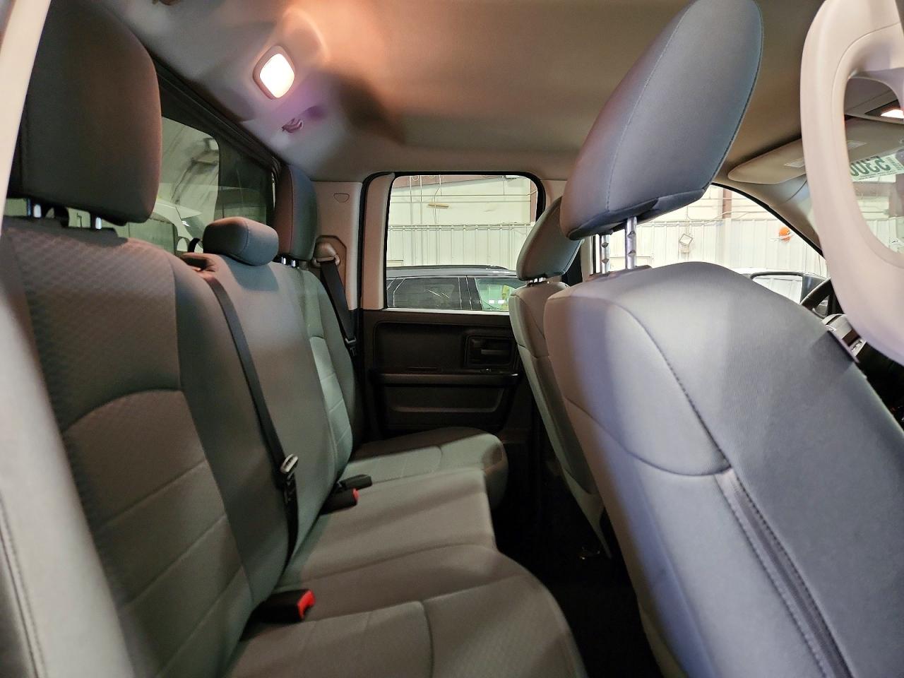 2014 RAM 1500 ST photo 19