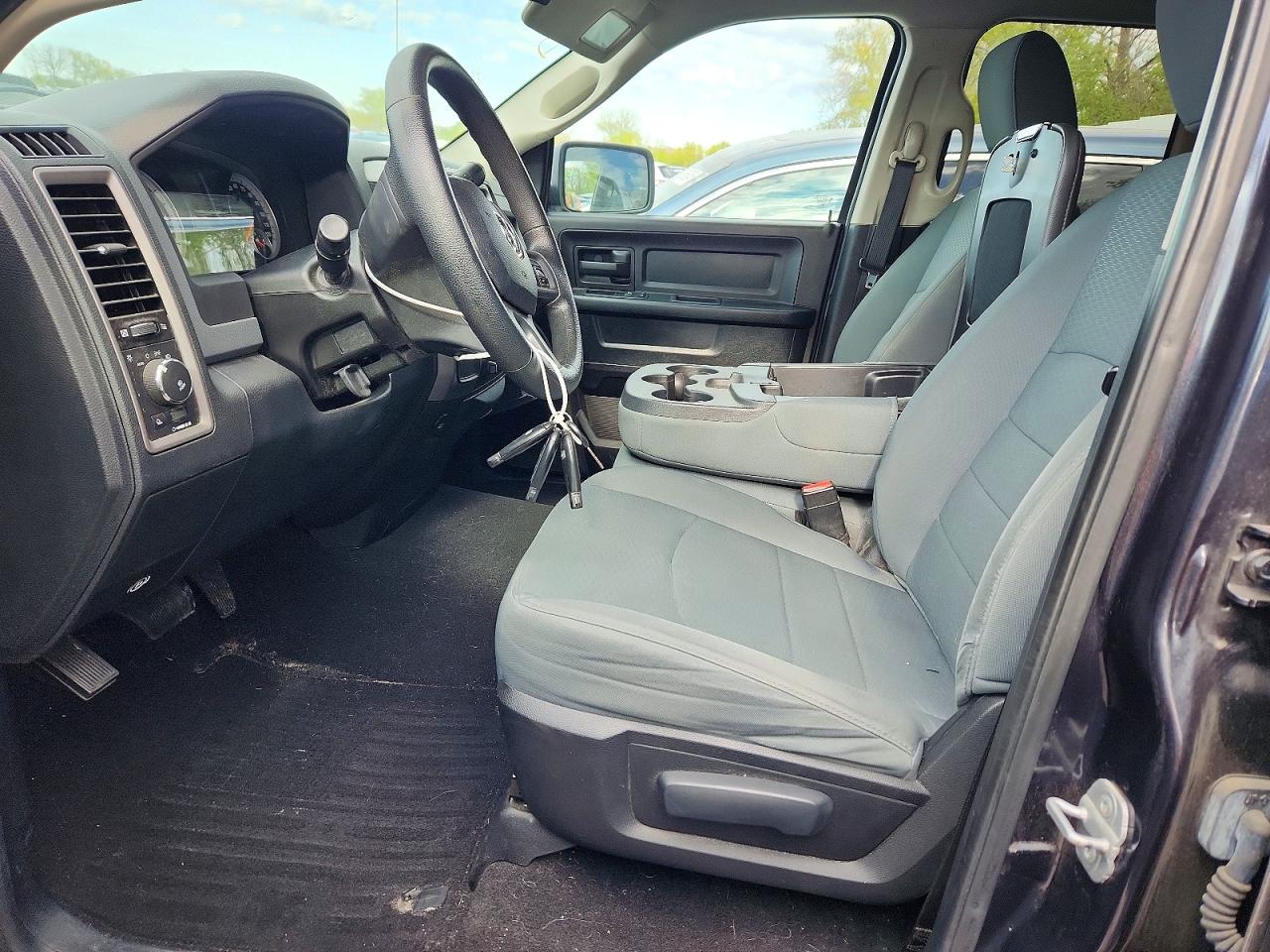 2014 RAM 1500 ST photo 13