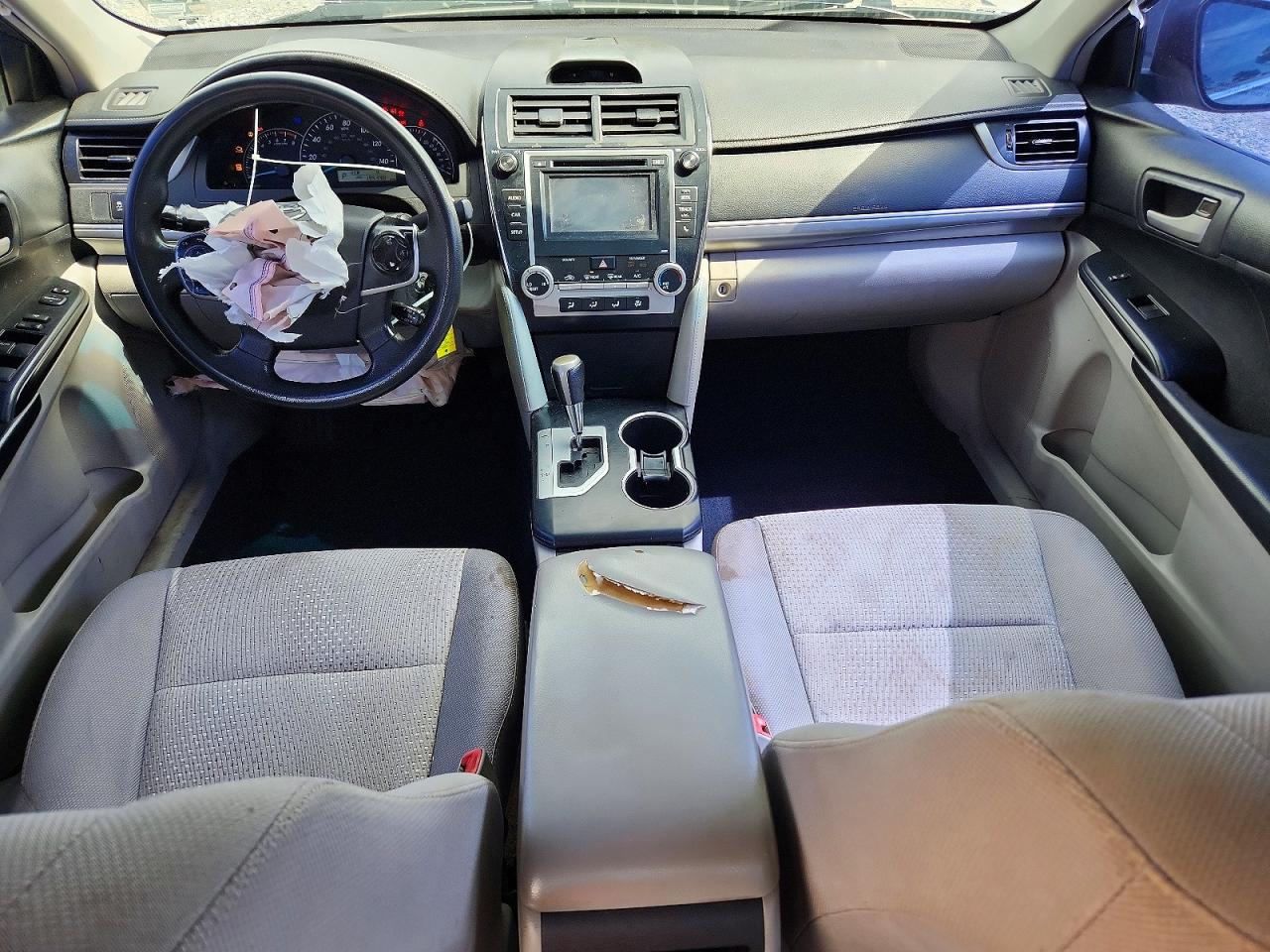 2014 TOYOTA CAMRY L photo 8