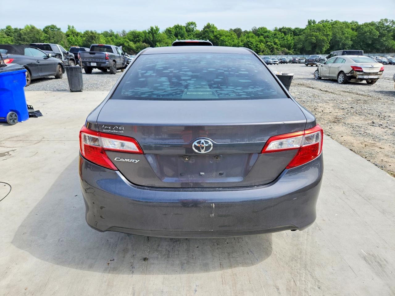2014 TOYOTA CAMRY L photo 6