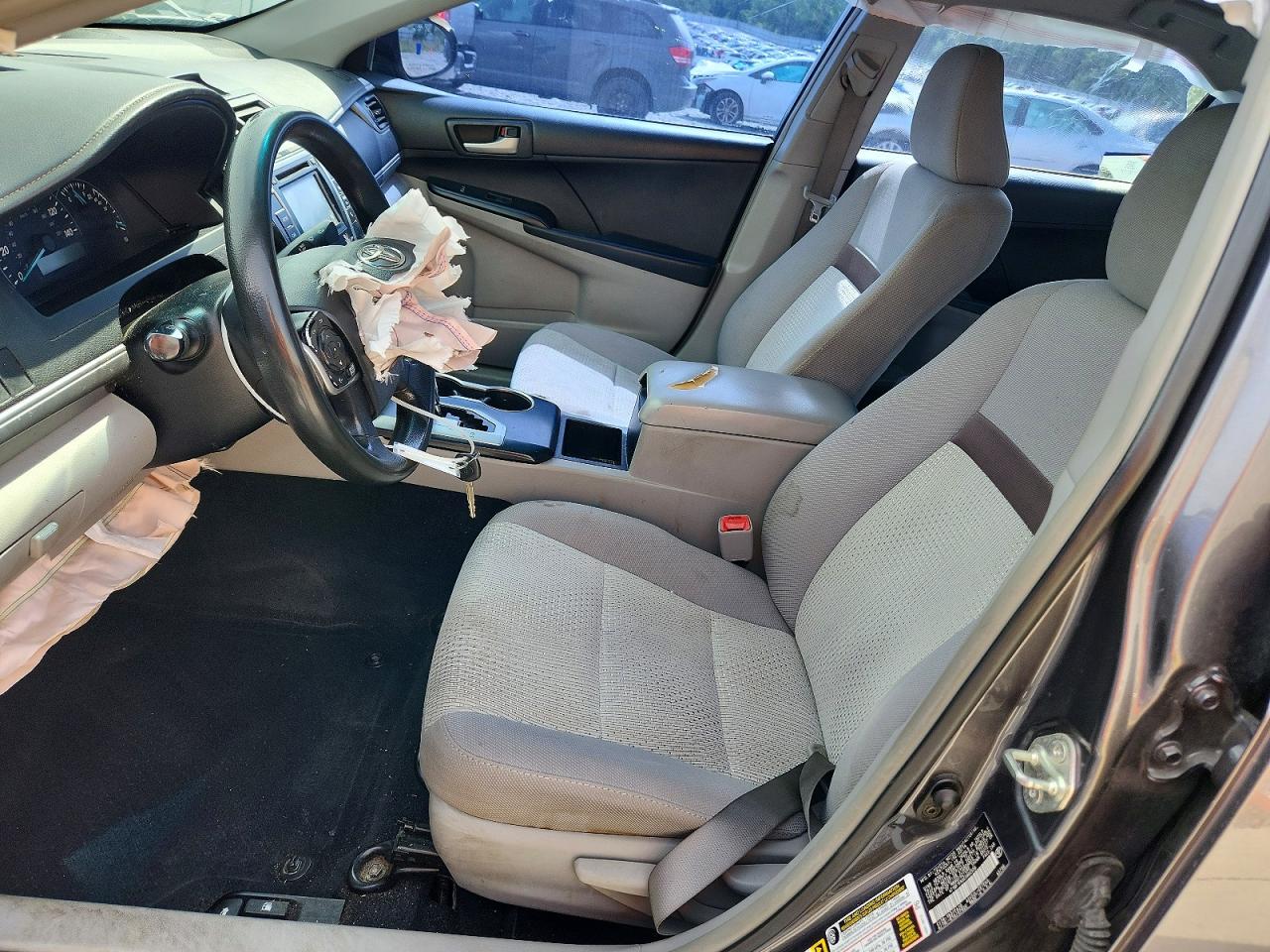 2014 TOYOTA CAMRY L photo 7