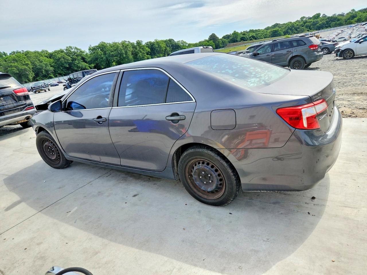 2014 TOYOTA CAMRY L photo 2