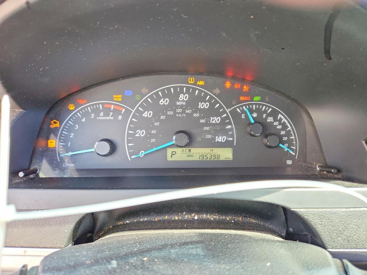 2014 TOYOTA CAMRY L photo 9