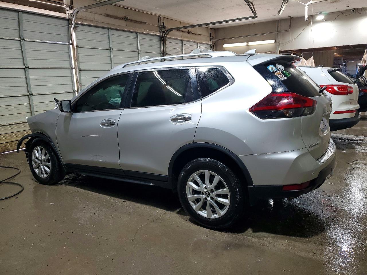 2019 NISSAN ROGUE SV photo 4