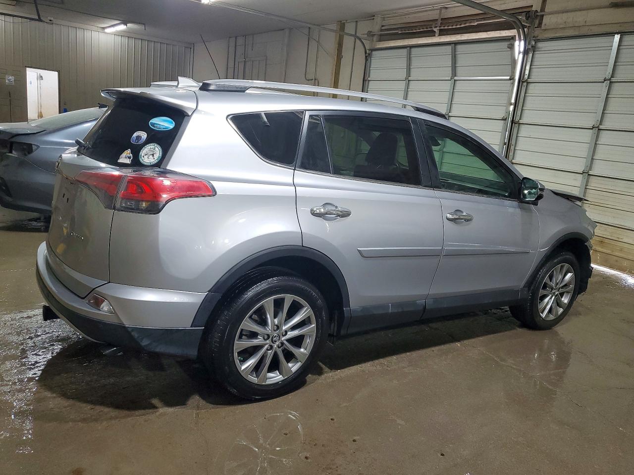 2017 TOYOTA RAV4 LIMITED photo 5