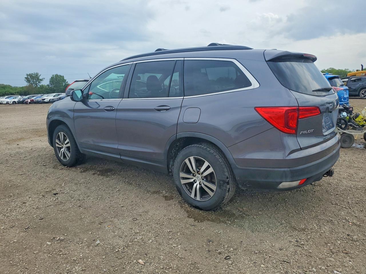 2016 HONDA PILOT EXL photo 2