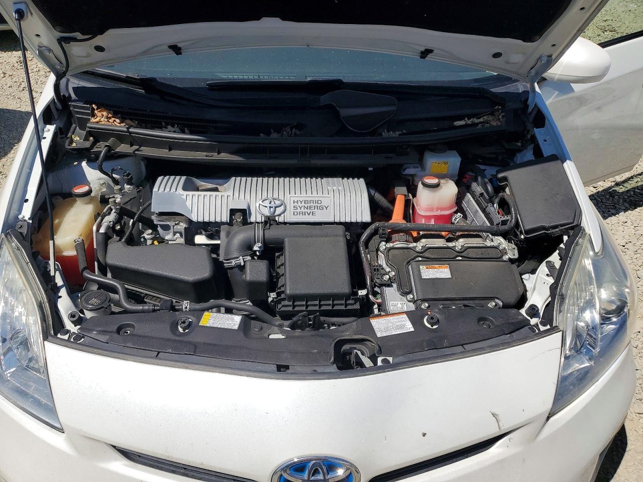 2015 TOYOTA PRIUS TWO photo 31