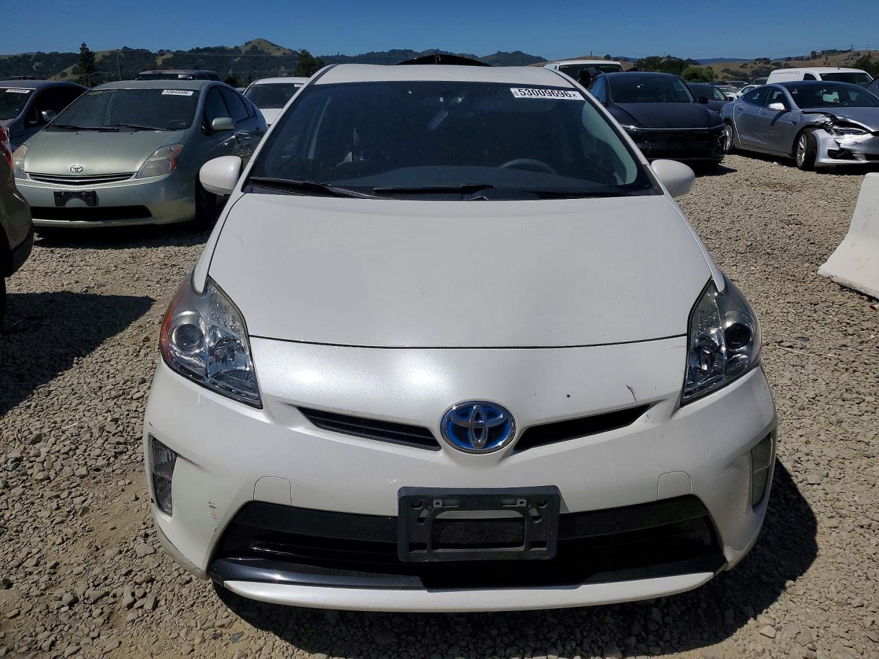 2015 TOYOTA PRIUS TWO photo 13