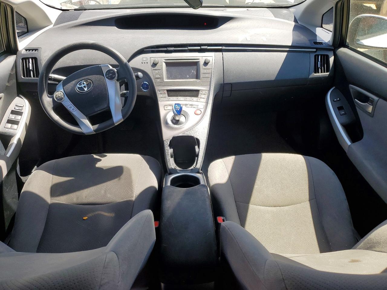 2015 TOYOTA PRIUS TWO photo 22
