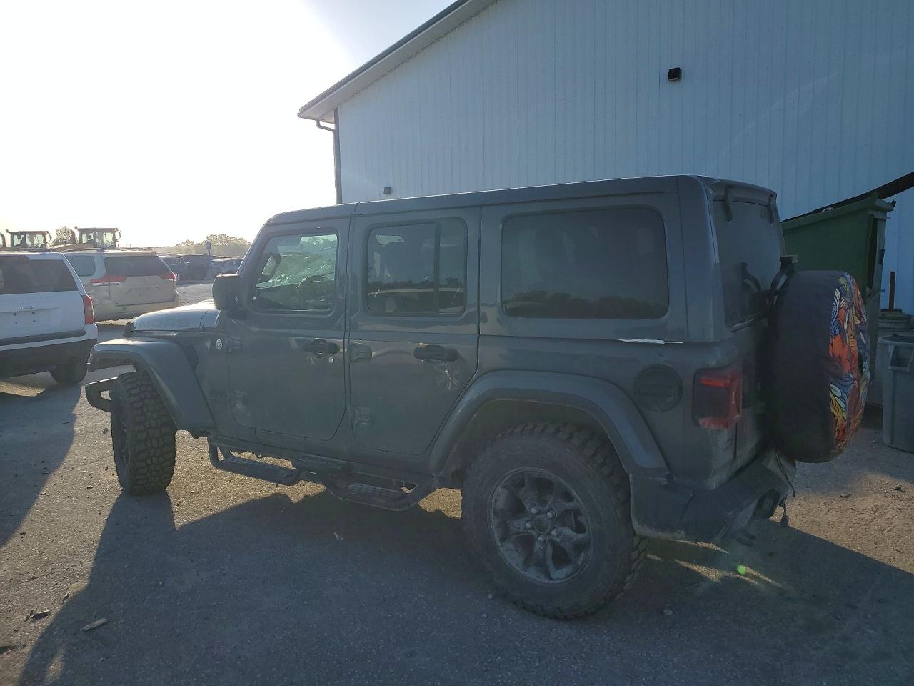 2018 JEEP WRANGLER UNLIMITED SAHARA photo 3